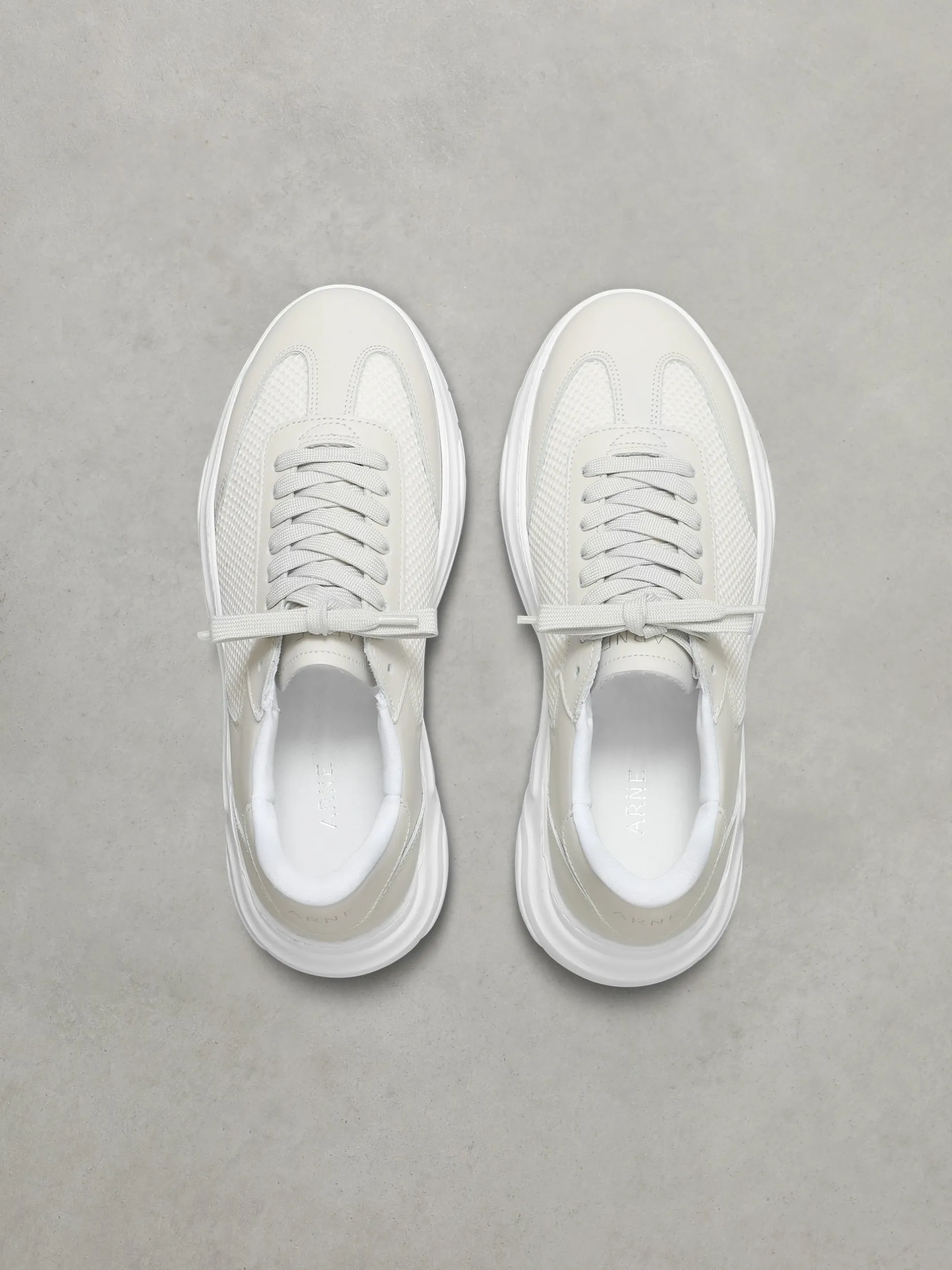 Womens Runner - Stone